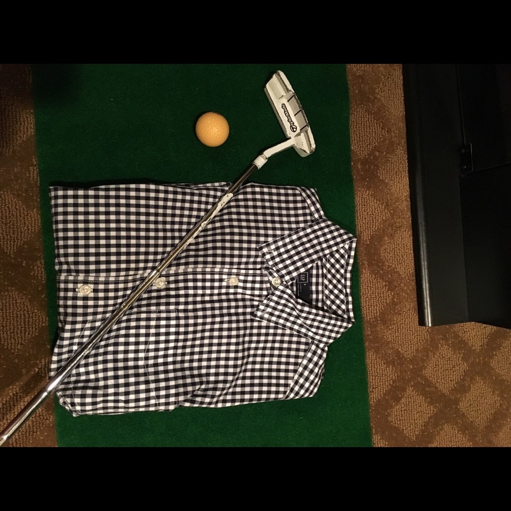Like NEW!! GREAT fit !! Men's (S) checkered shirt